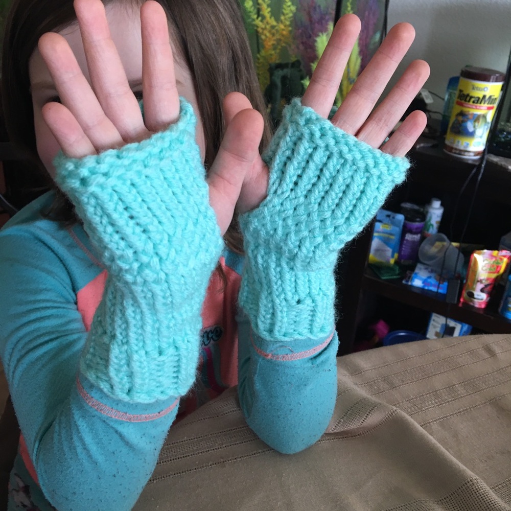 Child’s Fingerless Gloves